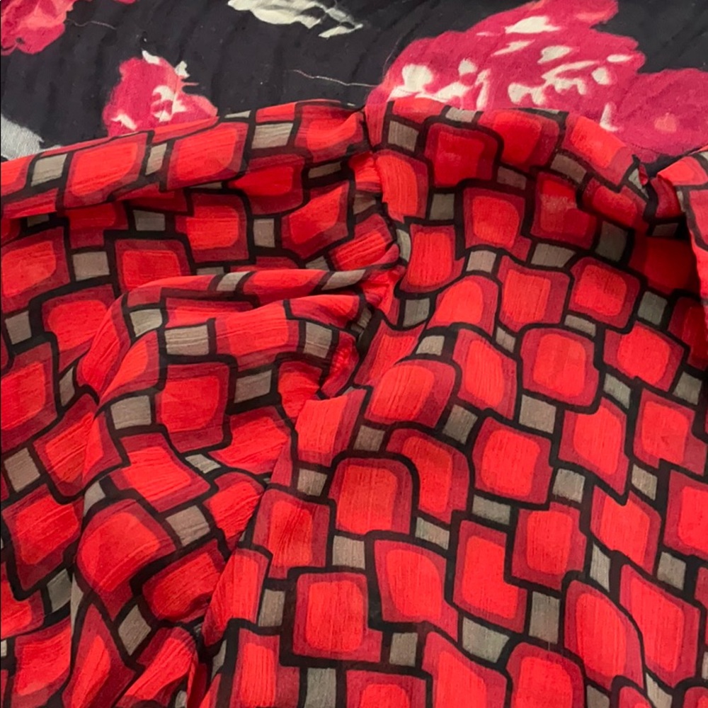 Patterned Blouse - Picture 5 of 5
